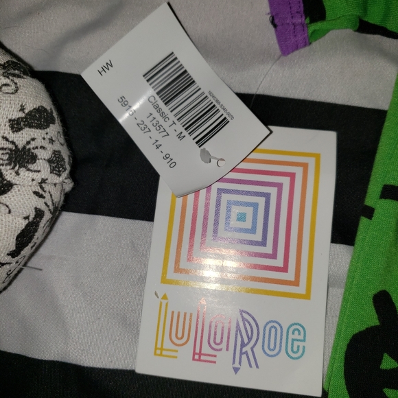 👻 Spoopy Cute Lularoe Top NWT - Picture 3 of 4